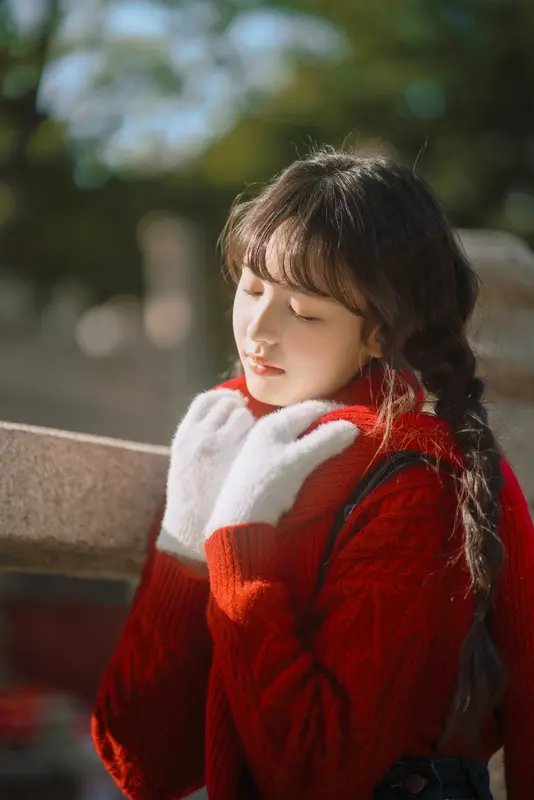 [YITUYU艺图语]2025.03.09 岁华新启，墨韵红墙间的少女绮梦 黛汐 - 艺图语