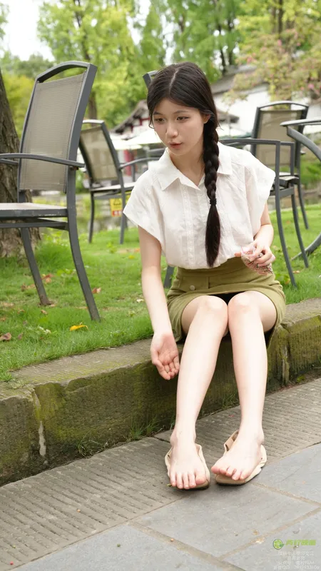 小小 喂鸽子 - 青柠映画